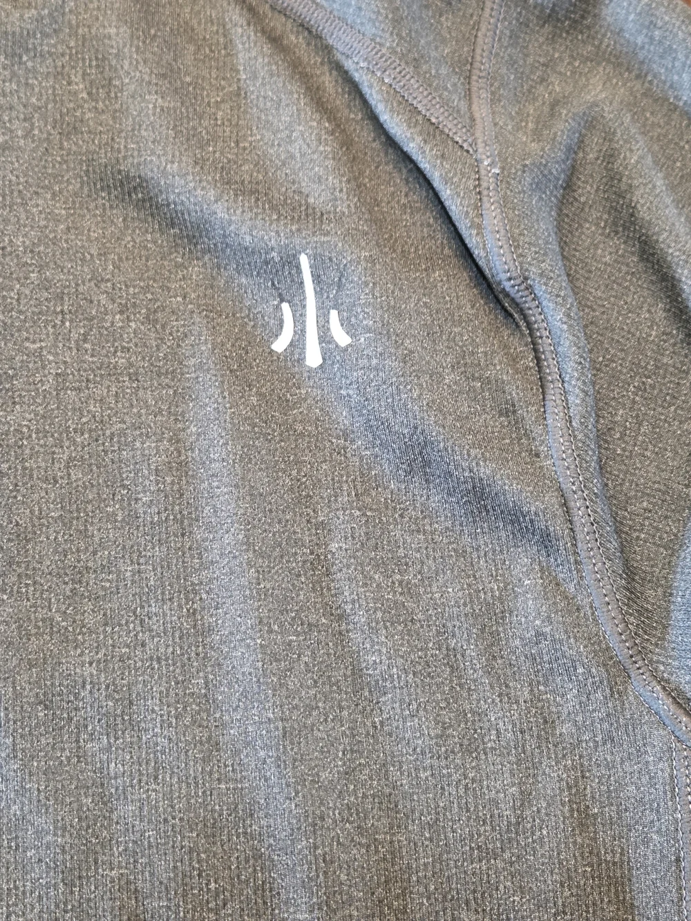 RHONE Mens M Gray 1/4 Zip Pullover Thumb Hole Polartec Running Athletic Preppy